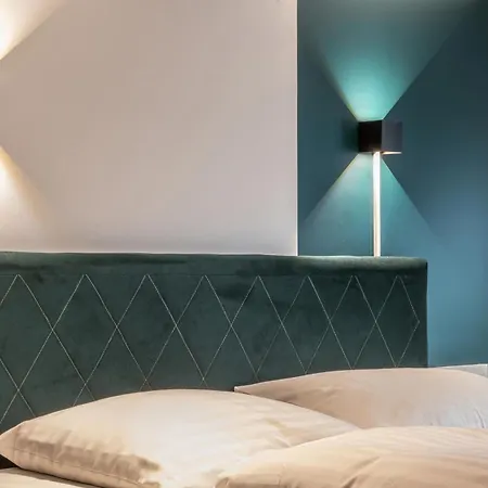 Oran 5 * Berlín